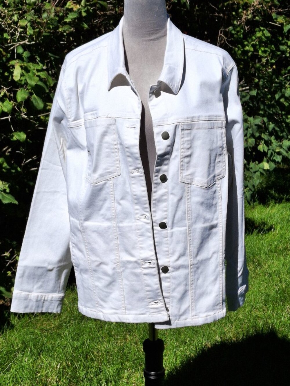 White Stretch Denim Minimalist Trucker Jean Jacket NWOT Size 2X